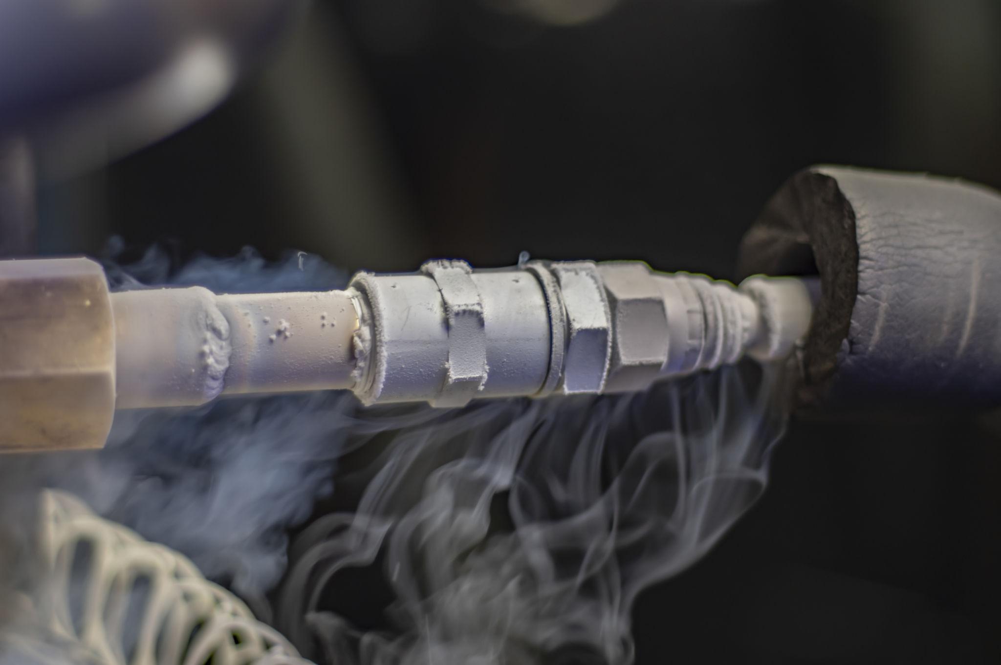 Cryogenic piping section